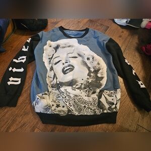 Vintage Marilyn Monroe Men's Blue And Black Crewneck Sweater Size Large Used. 